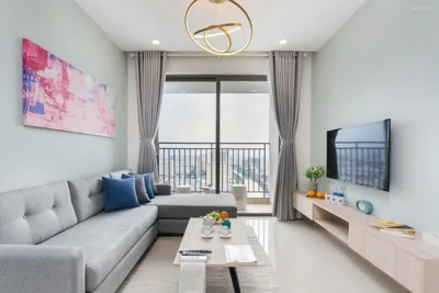 발코니가 있는 침실 3개 아파트 — River Gate Cozy Retreat Free Pool Access